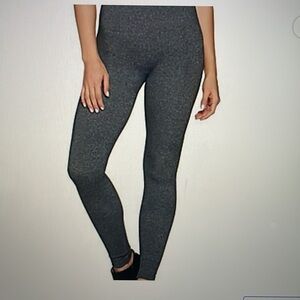 Spanx‎ Seamless Leggings. Gray. Size medium